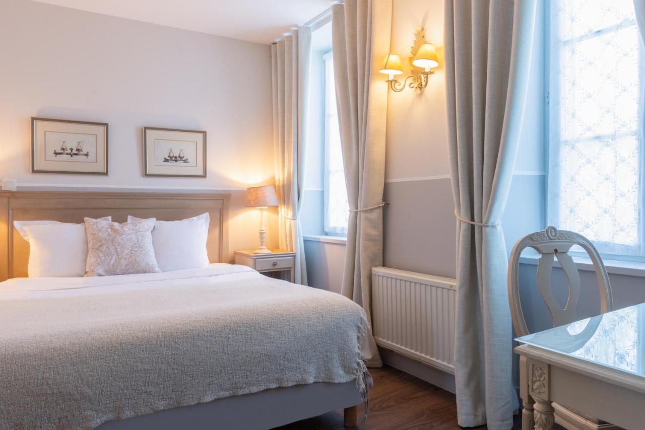Hotel Traiteur Les Ormes, The Originals Relais Barneville-Carteret Ngoại thất bức ảnh